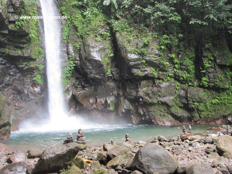 Wasserfall auf Camiguin