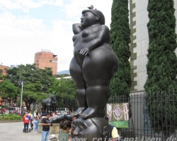 botero-statue am parpue botero, medellin