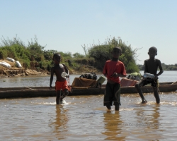 2016 - Kenia - Madagaskar &raquo; Einbaum Tour &raquo; Madagaskar_Kanu-Tour