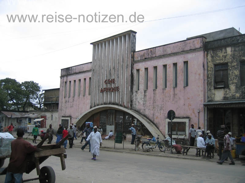 Das alte Kino in Stonetown hat auch schon bessere Tage gesehen - Bild von Reise-Notizen.de